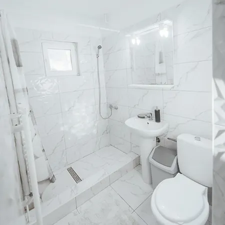 Pensiunea Gerard Moderne Cu Baie Privata, La 250 M De Plaja ,foisor, Parcare & Wifi Gratuit 게스트하우스 Două Mai