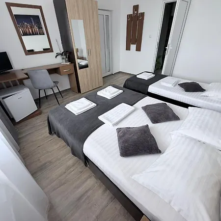 Pensiunea Gerard Moderne Cu Baie Privata, La 250 M De Plaja ,foisor, Parcare & Wifi Gratuit Două Mai