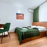 Pensiunea Gerard Moderne Cu Baie Privata, La 250 M De Plaja ,foisor, Parcare & Wifi Gratuit 3*