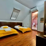 Pensiunea Gerard Moderne Cu Baie Privata, La 250 M De Plaja ,foisor, Parcare & Wifi Gratuit 3*