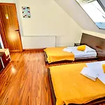 Pensiunea Gerard Moderne Cu Baie Privata, La 250 M De Plaja ,foisor, Parcare & Wifi Gratuit