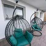 Guest house Pensiunea Gerard Moderne Cu Baie Privata, La 250 M De Plaja ,foisor, Parcare & Wifi Gratuit