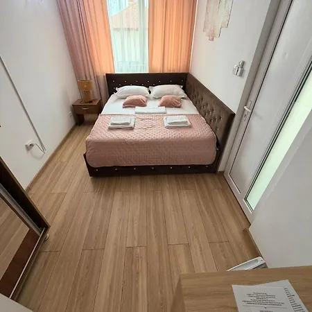 Pensiunea Gerard Moderne Cu Baie Privata, La 250 M De Plaja ,foisor, Parcare & Wifi Gratuit